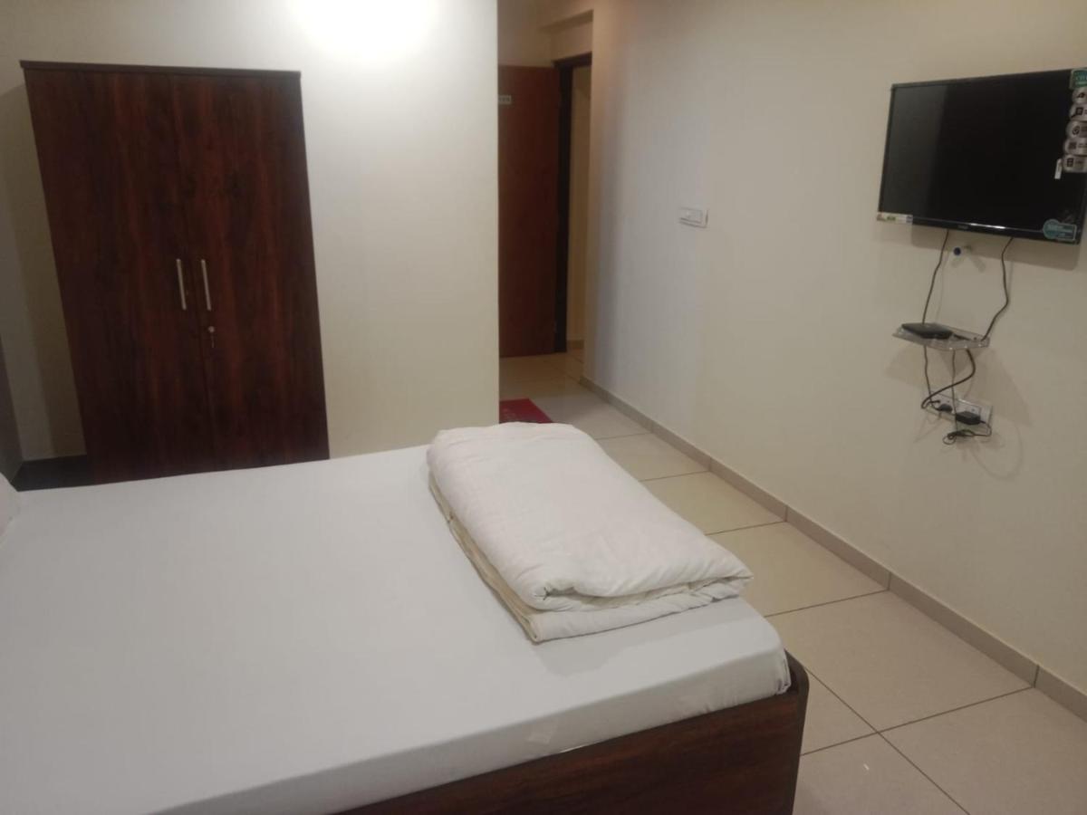 Hotel Shreeji'S Gandhinagar Zewnętrze zdjęcie