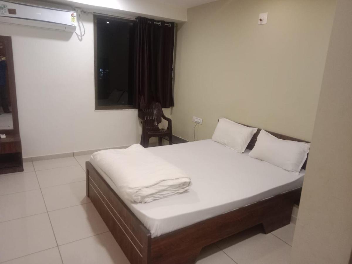 Hotel Shreeji'S Gandhinagar Zewnętrze zdjęcie