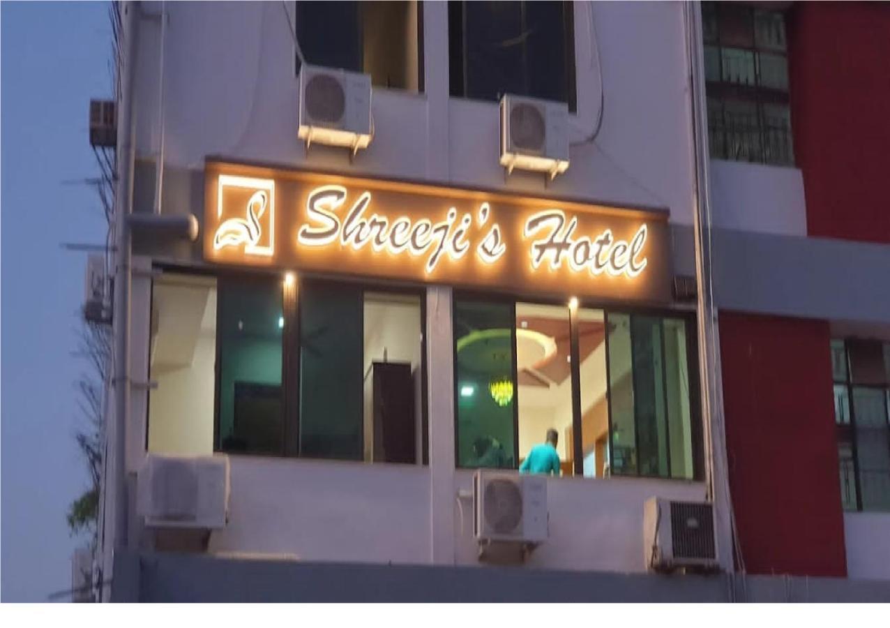 Hotel Shreeji'S Gandhinagar Zewnętrze zdjęcie