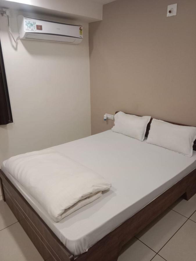 Hotel Shreeji'S Gandhinagar Zewnętrze zdjęcie
